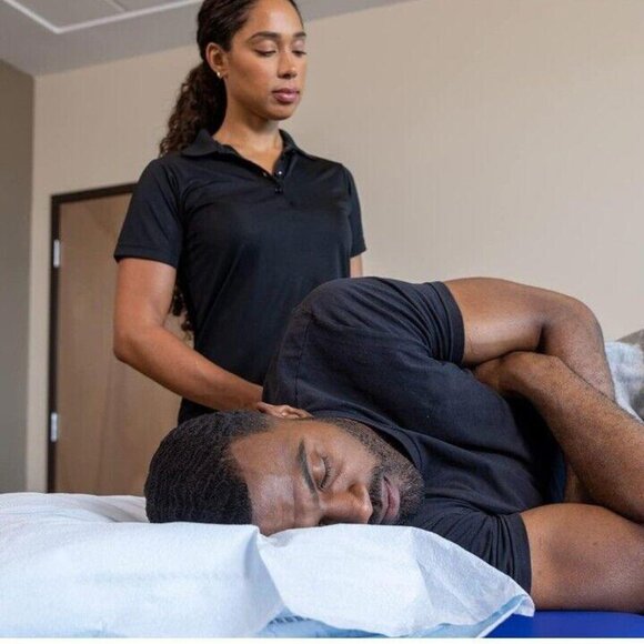 Medline Disposable Pillowcases Tissue/Poly Blue 100 count 21x30 - Picture 2 of 9